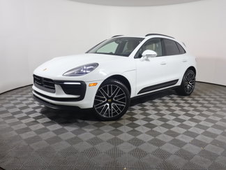 Certified 2025 Porsche Macan image 1