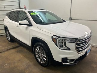 Used 2022 GMC Terrain SLT w/ Tech Package image 1