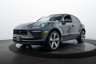 Certified 2025 Porsche Macan image 1