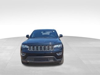 Used 2019 Jeep Grand Cherokee Laredo video 3