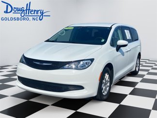 Used 2023 Chrysler Voyager LX image 1