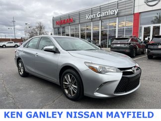 Used 2017 Toyota Camry SE image 1