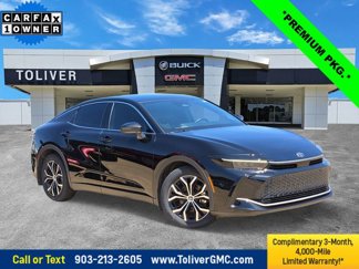 Used 2023 Toyota Crown XLE image 1