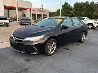 Used 2016 Toyota Camry SE image 1