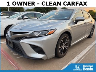 Used 2018 Toyota Camry L image 1
