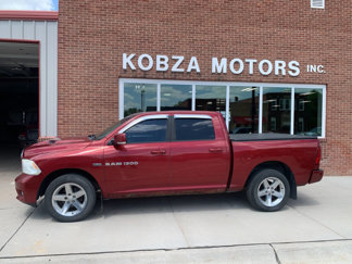 Used 2011 RAM 1500 4x4 Crew Cab image 1