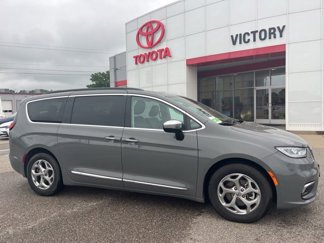 Used 2023 Chrysler Pacifica Limited image 1