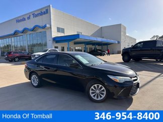 Used 2015 Toyota Camry LE image 1