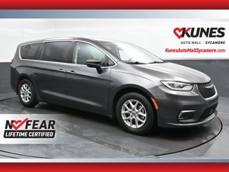 Used 2023 Chrysler Pacifica Touring-L image 1