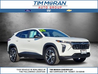 Certified 2025 Chevrolet Trax RS image 1