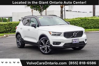 Used 2020 Volvo XC40 T5 R-Design image 1