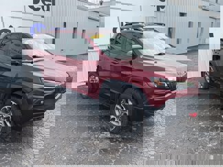 Used 2021 Jeep Cherokee Trailhawk image 1