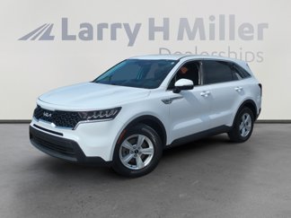 Used 2022 Kia Sorento LX image 1