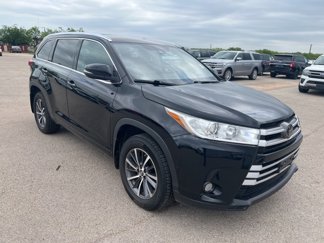 Used 2018 Toyota Highlander XLE image 1