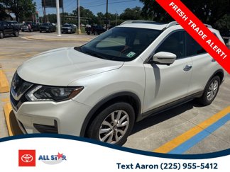 Used 2017 Nissan Rogue SV image 1