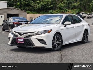 Used 2018 Toyota Camry SE image 1
