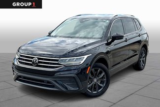 Used 2022 Volkswagen Tiguan SE image 1