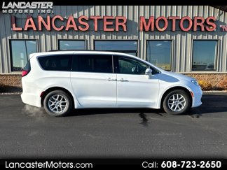 Used 2022 Chrysler Pacifica Touring-L image 1
