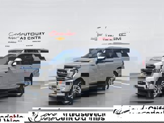 Used 2023 GMC Yukon XL SLT image 1