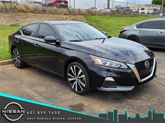Used 2020 Nissan Altima 2.5 SR w/ Premium Package image 1