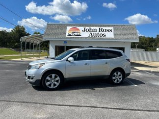 Used 2017 Chevrolet Traverse LT w/ Style and Technology Package image 1