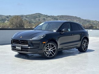 Certified 2025 Porsche Macan image 1