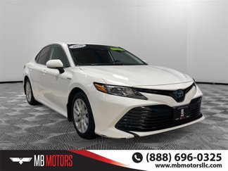 Used 2020 Toyota Camry LE image 1