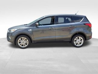 Used 2019 Ford Escape SE image 1