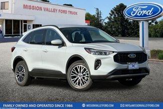 New 2025 Ford Escape SE image 1