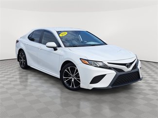 Used 2020 Toyota Camry SE image 1