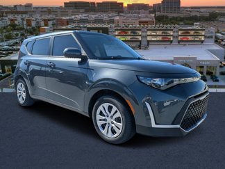 Used 2023 Kia Soul LX image 1