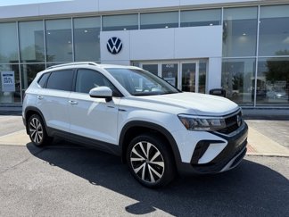 Used 2022 Volkswagen Taos SE image 1