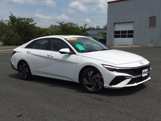 Used 2024 Hyundai Elantra Limited image 1