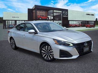 Used 2023 Nissan Altima 2.5 SV image 1