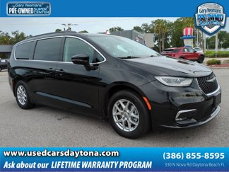 Used 2022 Chrysler Pacifica Touring-L image 1
