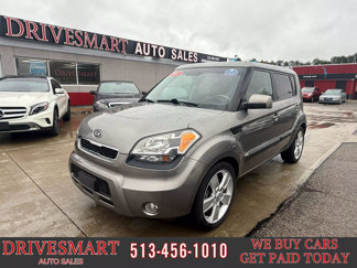 Used 2011 Kia Soul ! image 1