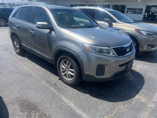 Used 2015 Kia Sorento LX image 1
