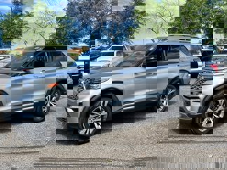 Used 2020 Ford Explorer Platinum w/ Premium Technology Package image 1