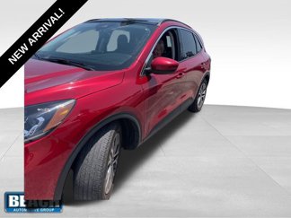 Used 2022 Ford Escape SEL w/ Technology Package image 1