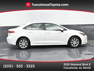 Used 2025 Toyota Corolla LE image 1