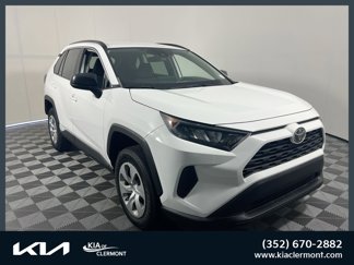 Used 2020 Toyota RAV4 LE image 1