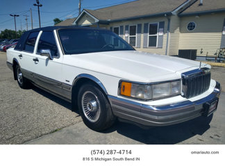 Used 1990 Lincoln Town Car Signature image 1
