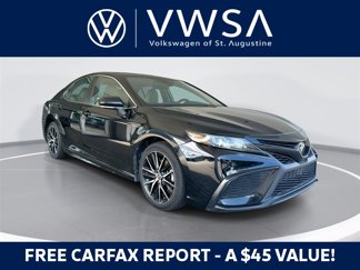 Used 2023 Toyota Camry SE image 1