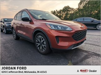 Used 2020 Ford Escape SE Sport image 1