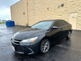 Used 2015 Toyota Camry SE image 1