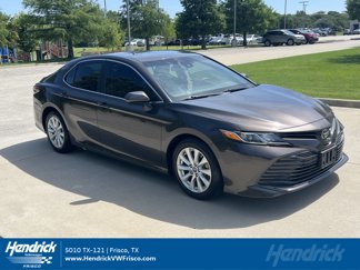 Used 2018 Toyota Camry LE image 1