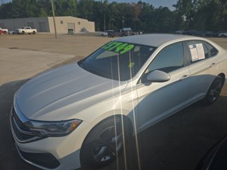 Used 2022 Volkswagen Jetta SE image 1