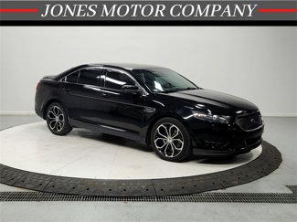 Used 2018 Ford Taurus SHO image 1