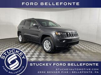 Used 2019 Jeep Grand Cherokee Laredo image 1
