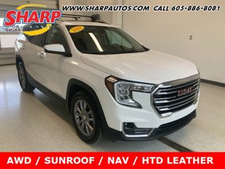 Used 2022 GMC Terrain SLT w/ Infotainment Package II image 1